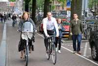 V nizozemském Amsterodamu jezdí na kolech celé rodiny. Foto: Jitka Vrtalová, NaKole.cz