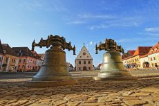 UNESCO. Bardejov - v pozadi Šarišske muzeum, ZDROJ KOCR SVS